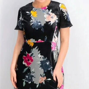 French Connection Size 0 Floral Velvet Like Mini Sheath Dress